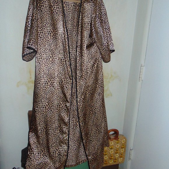 Natori Private Luxuries Silky Satin Silky Robe Large Leopard Cheetah Tie Waist L - Picture 3 of 8